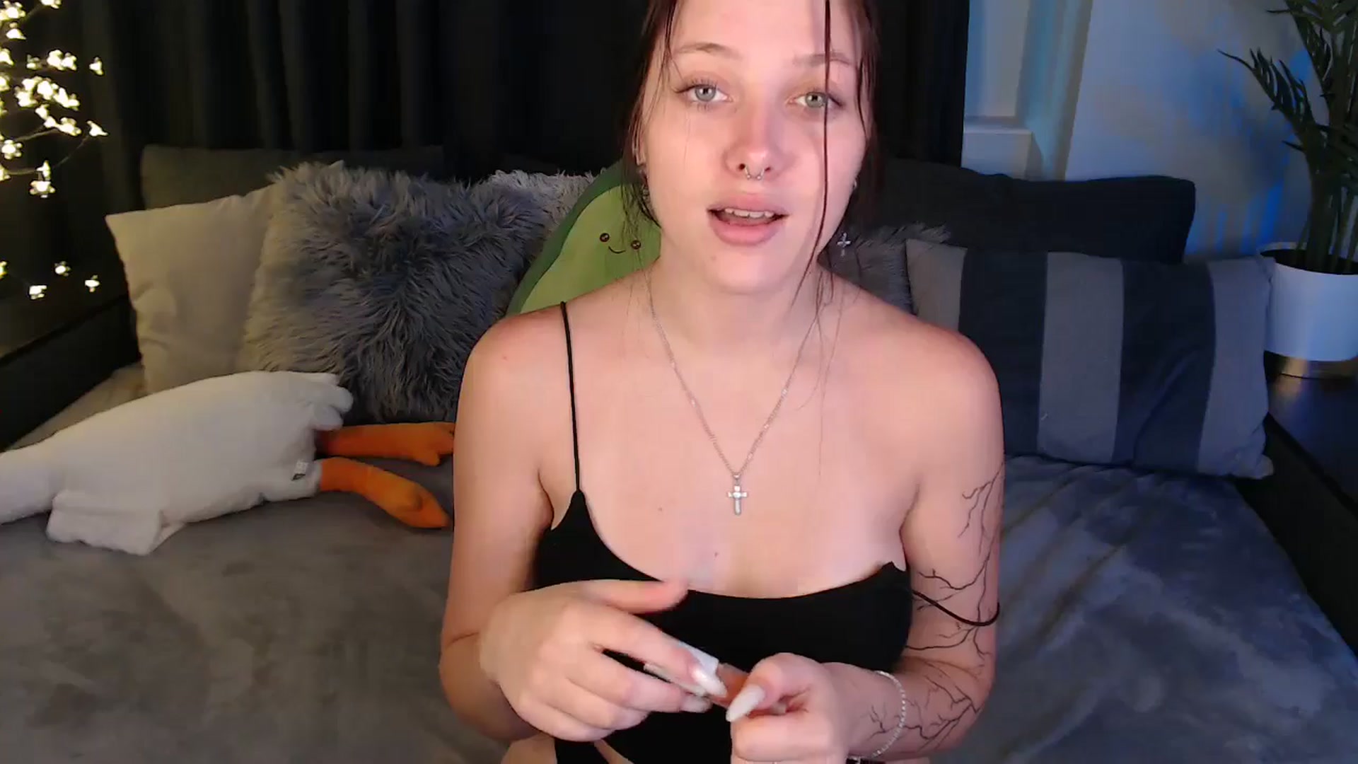 Gallery image thumbnail from SerenaSantos's myfreecams stream on, 08/23/2025, 13:52 image 8 of 20