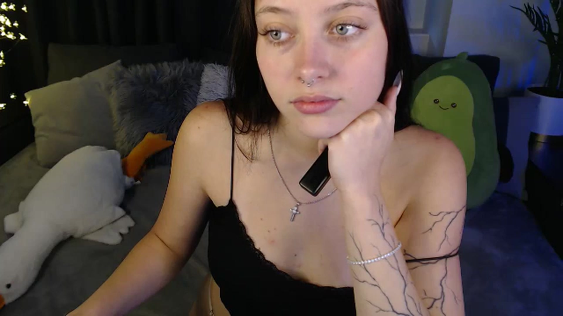 Gallery image thumbnail from SerenaSantos's myfreecams stream on, 08/25/2025, 11:11 image 10 of 20