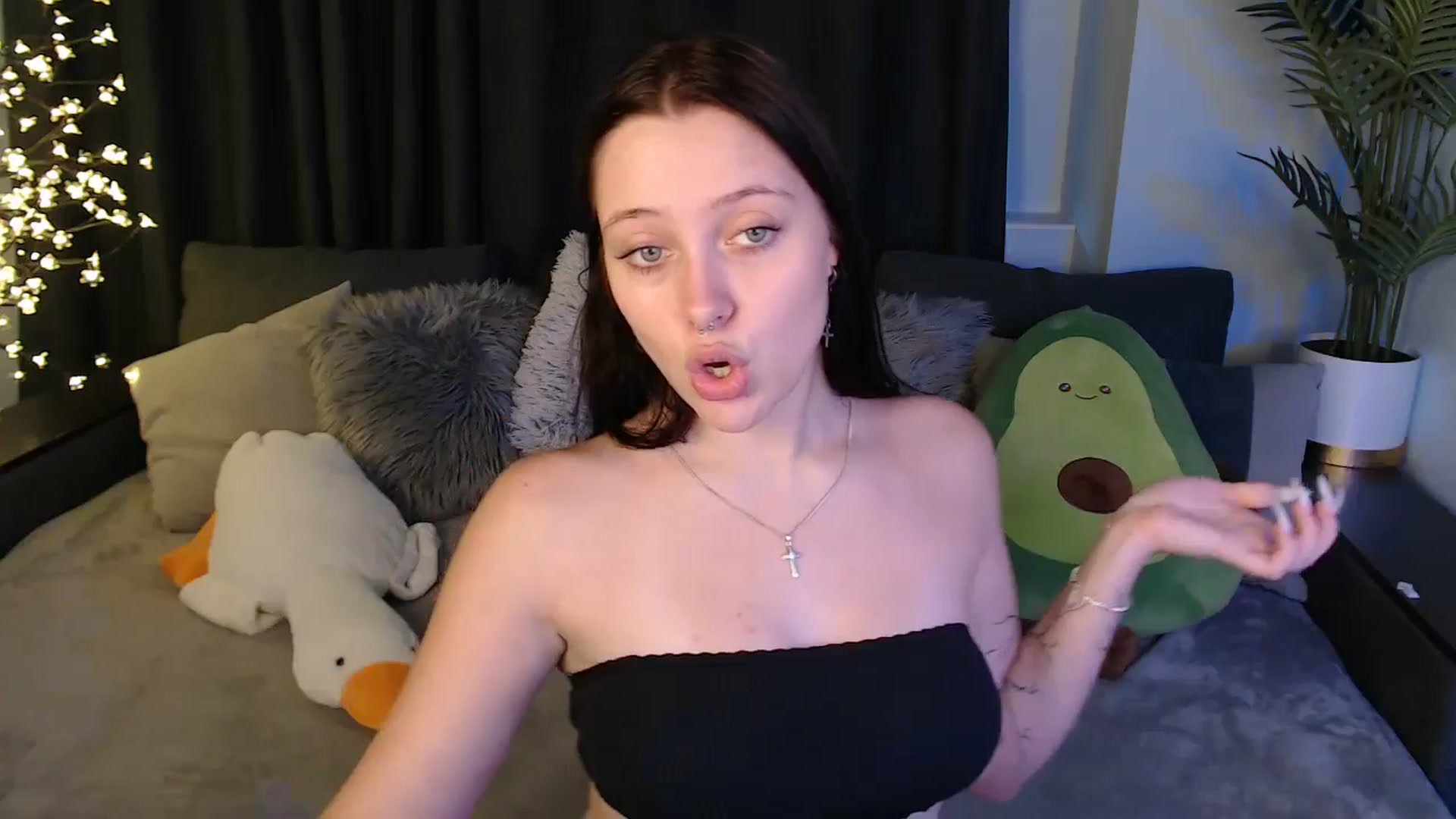 Gallery image thumbnail from SerenaSantos's myfreecams stream on, 08/27/2025, 10:04 image 7 of 20