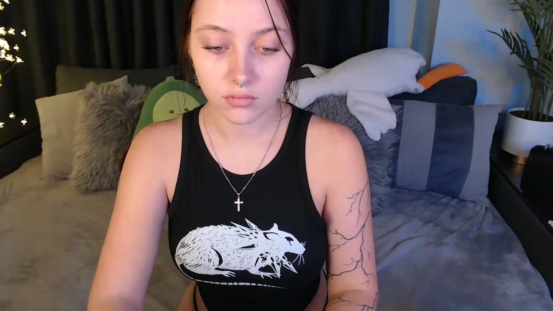 Gallery image thumbnail from SerenaSantos's myfreecams stream on, 09/02/2025, 11:10 image 18 of 20