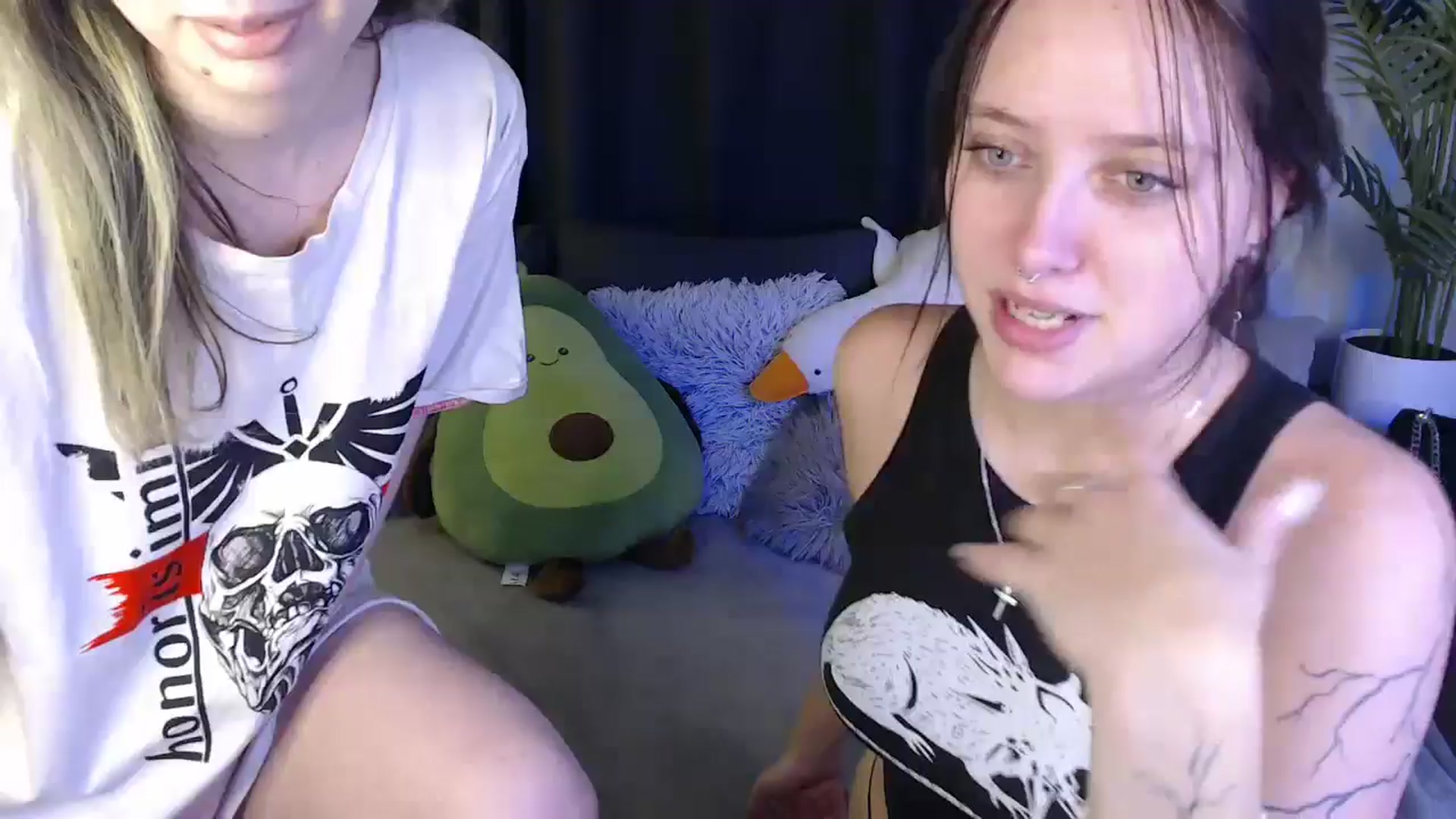 Gallery image thumbnail from SerenaSantos's myfreecams stream on, 09/02/2025, 13:45 image 20 of 20