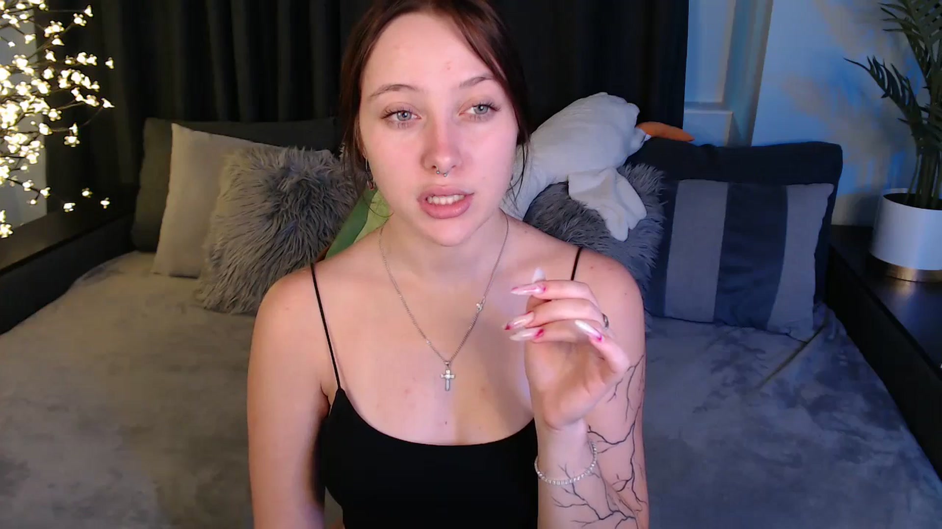 Gallery image thumbnail from SerenaSantos's myfreecams stream on, 09/07/2025, 12:52 image 10 of 20