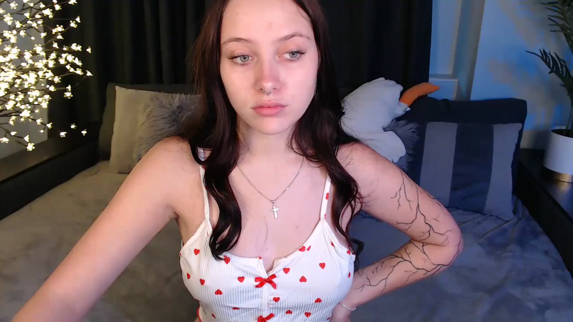 Gallery image thumbnail from SerenaSantos's myfreecams stream on, 09/08/2025, 10:01 image 1 of 20