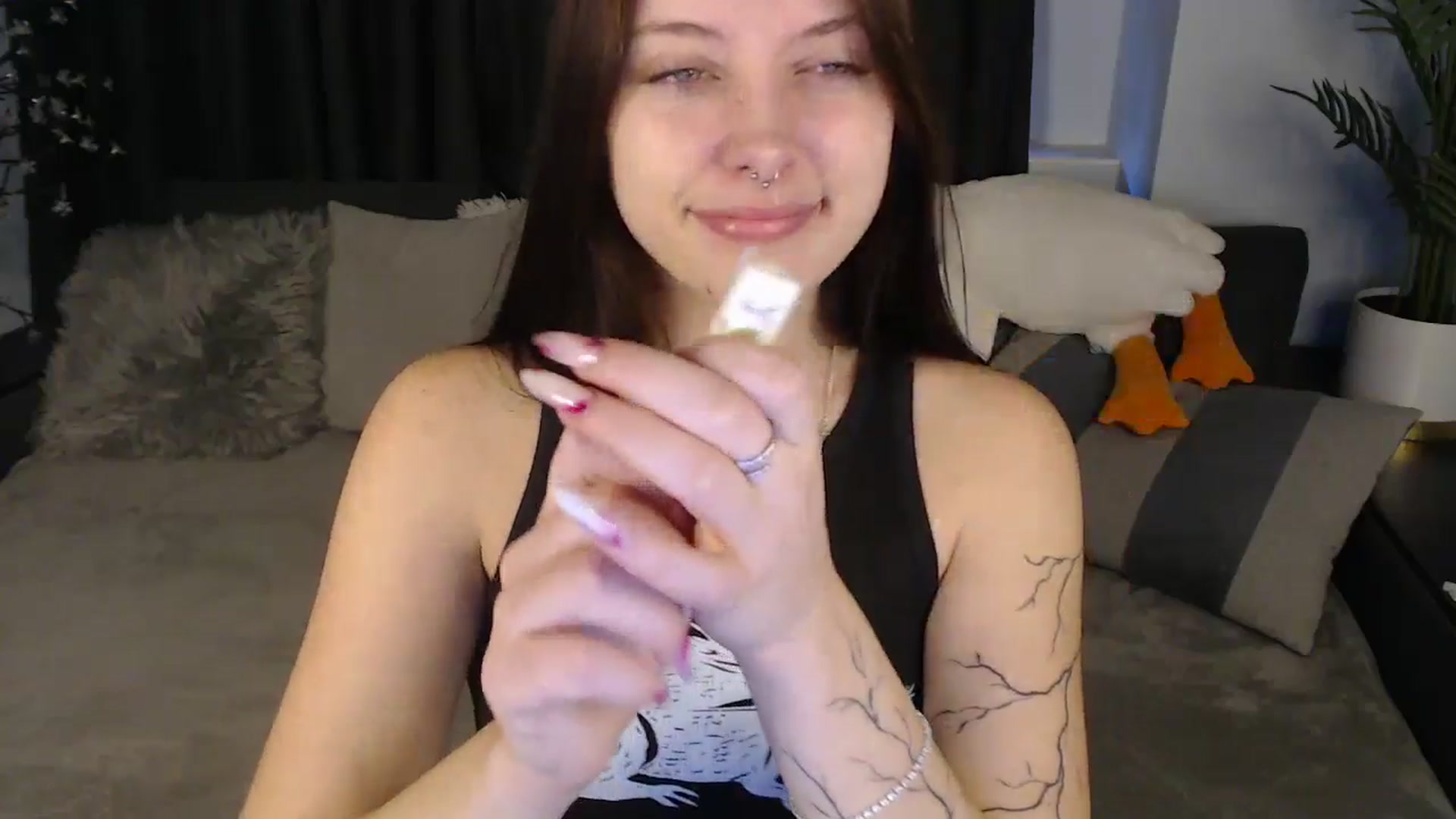 Gallery image thumbnail from SerenaSantos's myfreecams stream on, 09/24/2025, 09:17 image 6 of 20