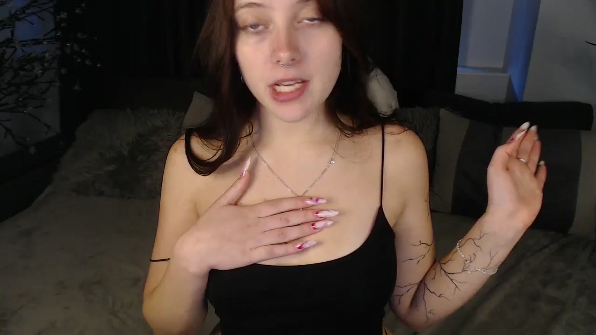 Gallery image thumbnail from SerenaSantos's myfreecams stream on, 09/27/2025, 11:59 image 12 of 20