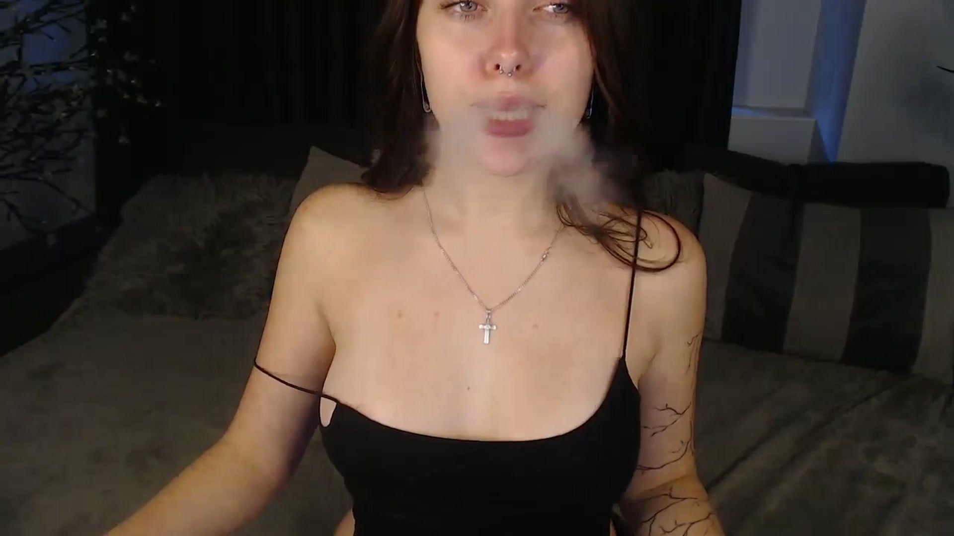 Gallery image thumbnail from SerenaSantos's myfreecams stream on, 09/27/2025, 11:59 image 5 of 20