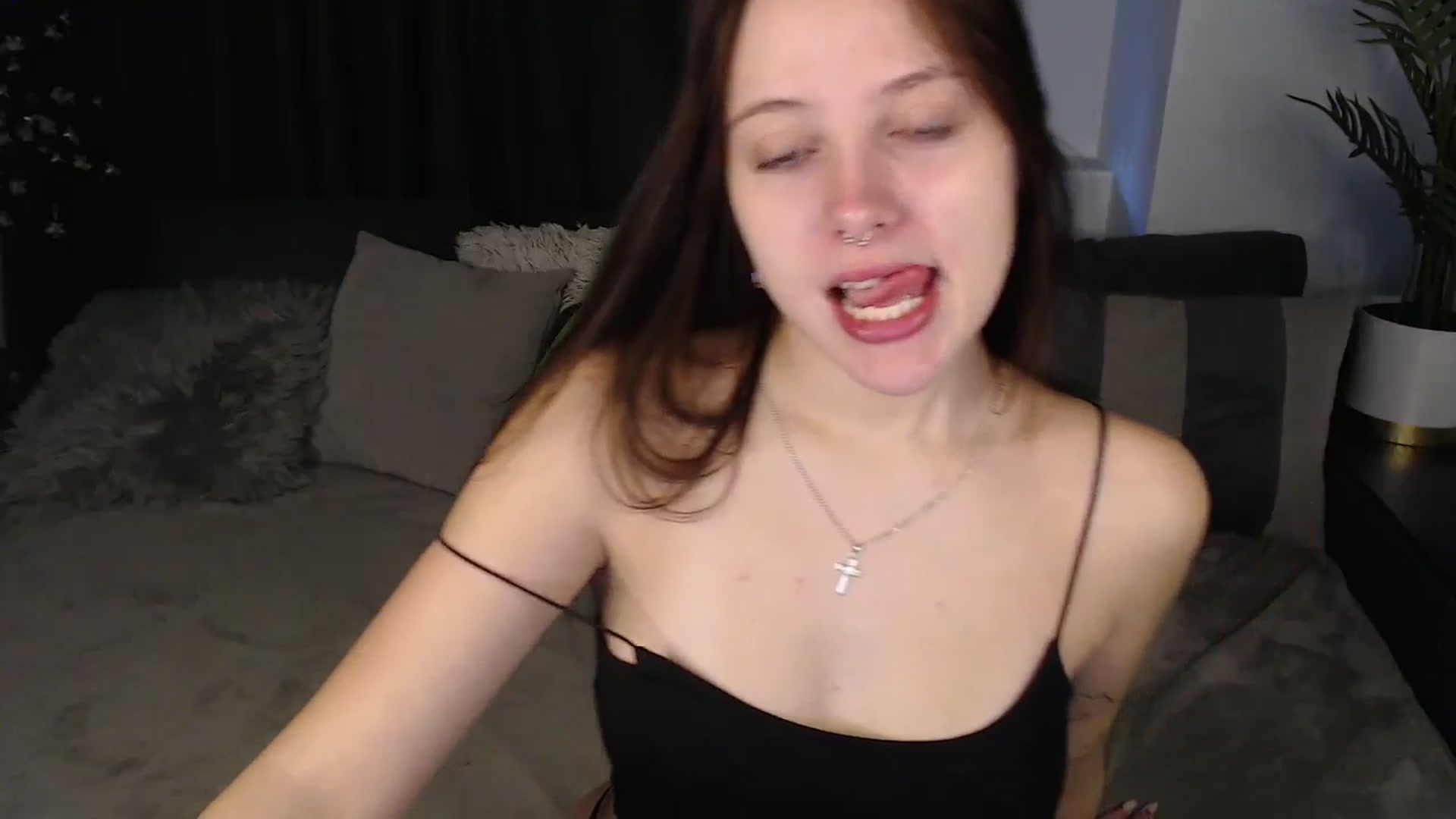 Gallery image thumbnail from SerenaSantos's myfreecams stream on, 09/28/2025, 09:54 image 6 of 20