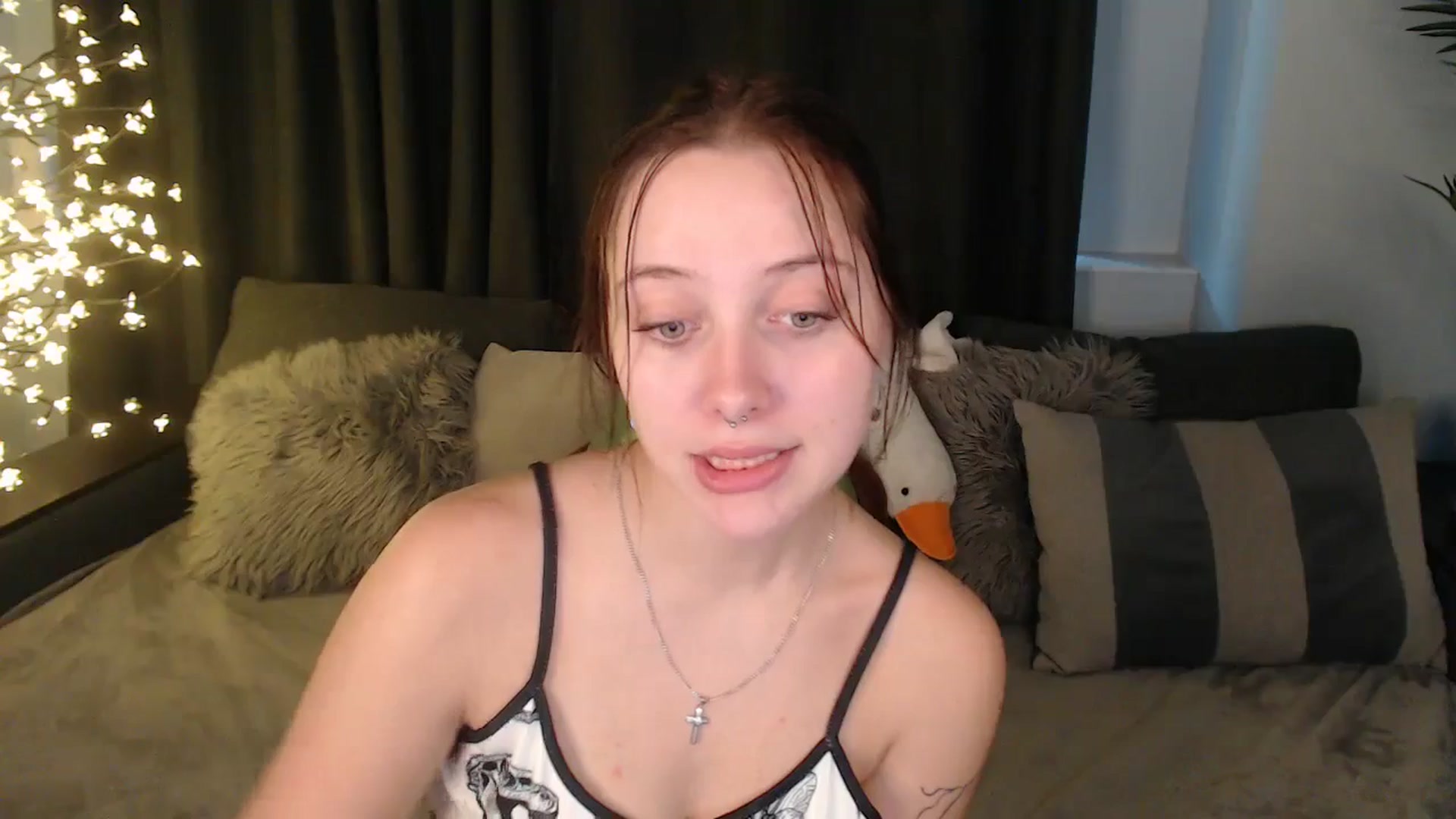Gallery image thumbnail from SerenaSantos's myfreecams stream on, 10/04/2025, 13:30 image 5 of 20