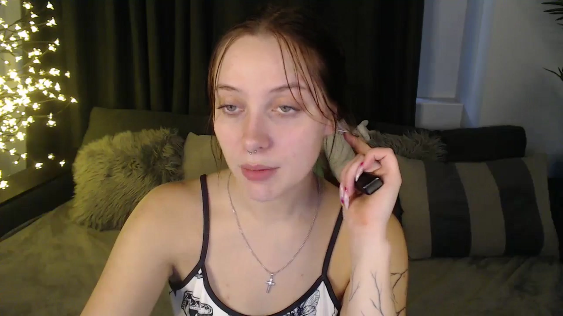 Gallery image thumbnail from SerenaSantos's myfreecams stream on, 10/04/2025, 13:30 image 6 of 20