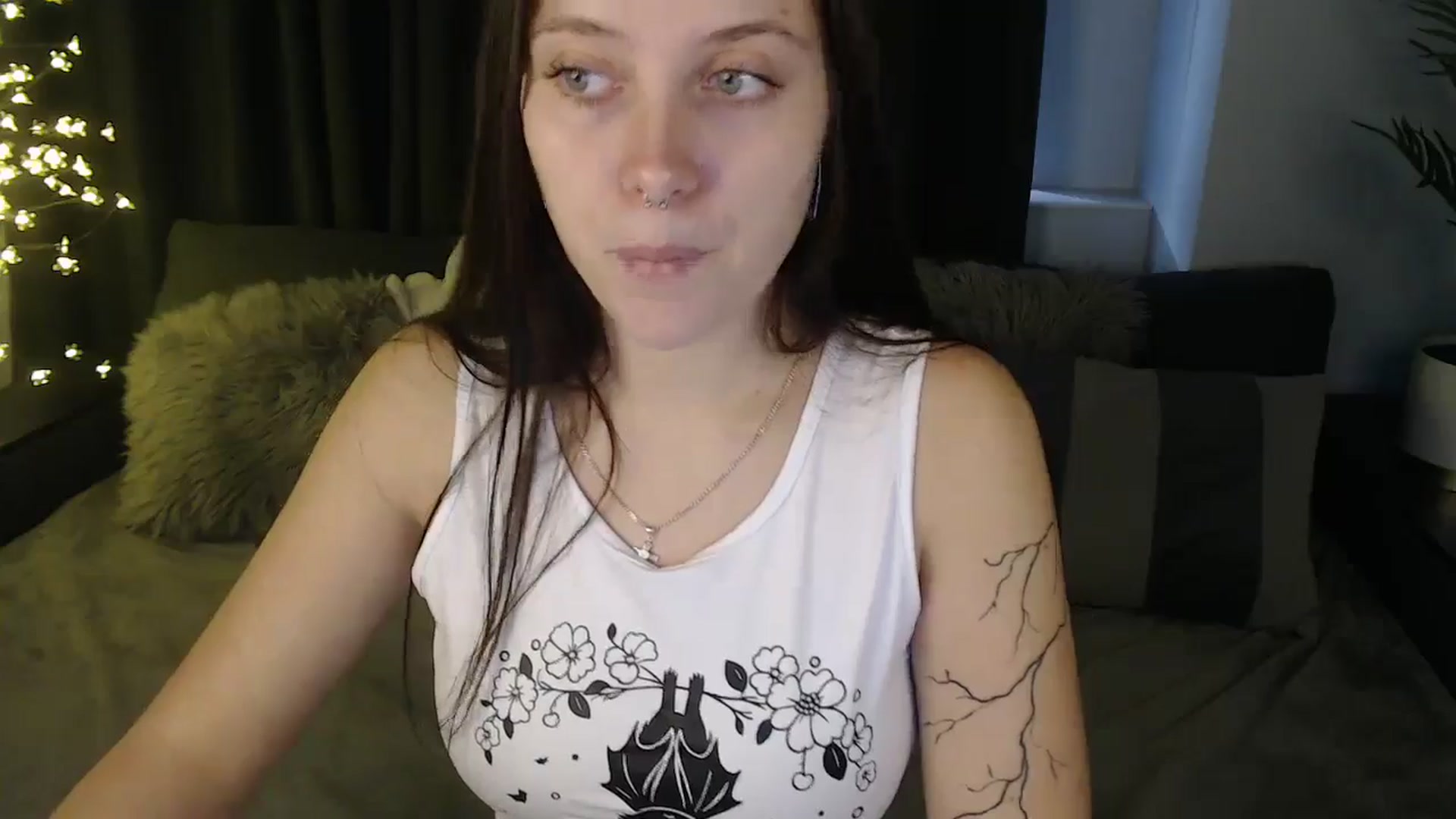 Gallery image thumbnail from SerenaSantos's myfreecams stream on, 10/06/2025, 12:02 image 3 of 20