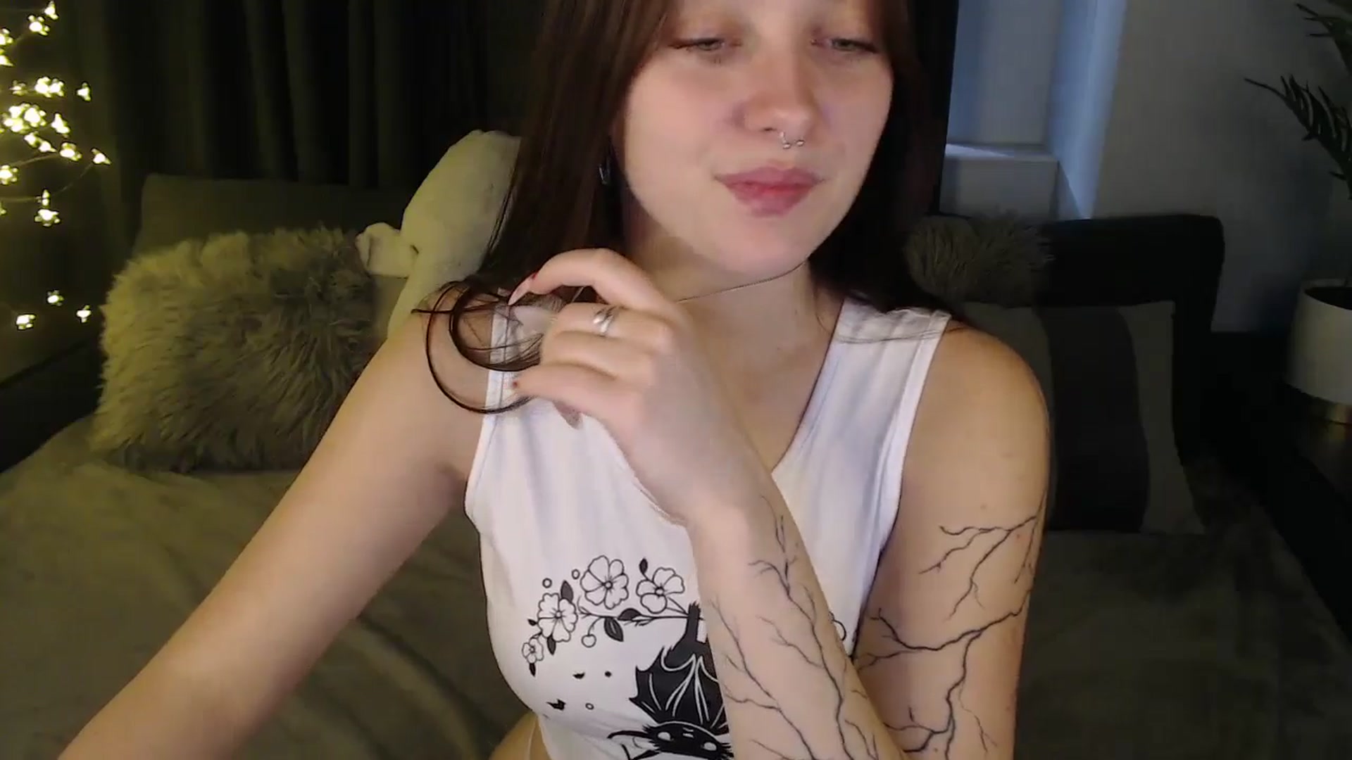 Gallery image thumbnail from SerenaSantos's myfreecams stream on, 10/06/2025, 12:02 image 15 of 20