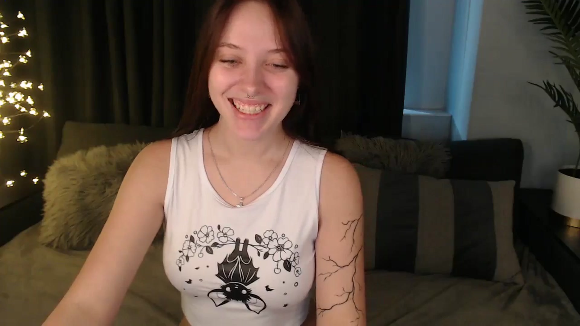Gallery image thumbnail from SerenaSantos's myfreecams stream on, 10/06/2025, 12:02 image 8 of 20