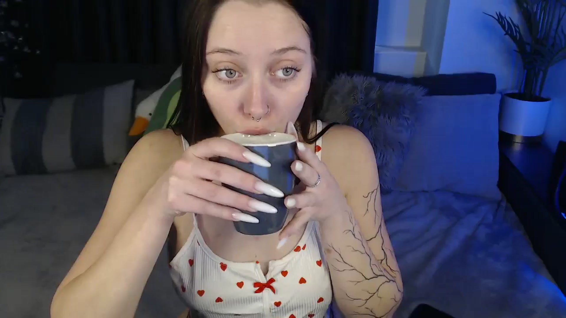 Gallery image thumbnail from SerenaSantos's myfreecams stream on, 10/19/2025, 13:02 image 6 of 20