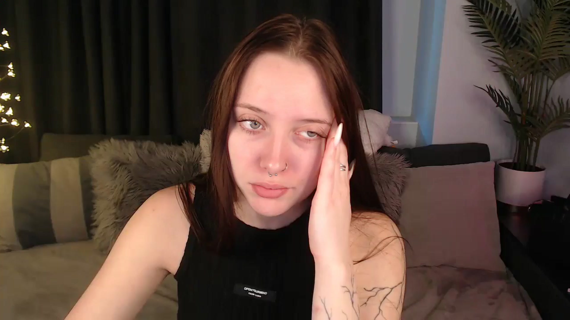 Gallery image thumbnail from SerenaSantos's myfreecams stream on, 10/21/2025, 09:52 image 11 of 20