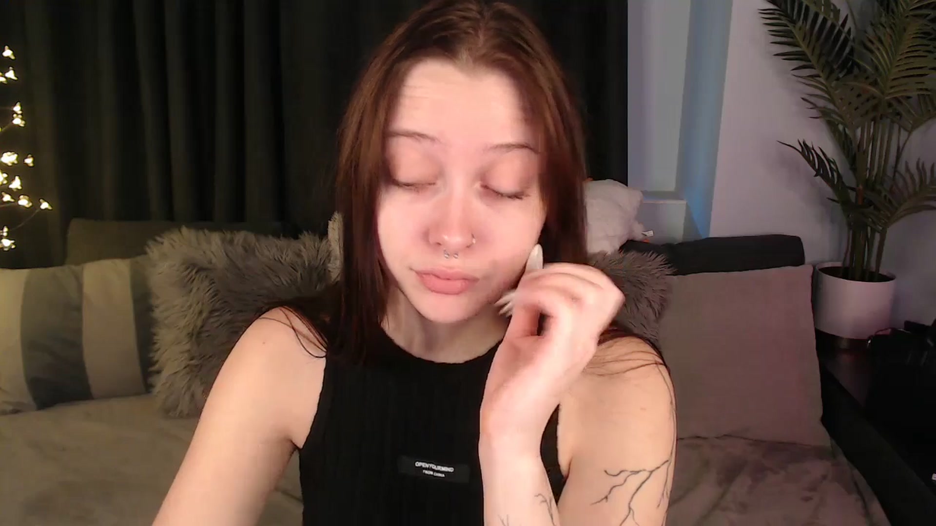 Gallery image thumbnail from SerenaSantos's myfreecams stream on, 10/21/2025, 09:52 image 9 of 20