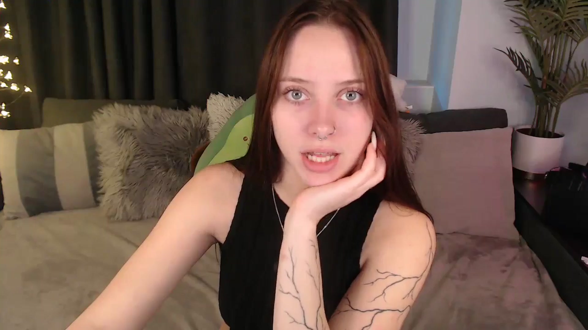 Gallery image thumbnail from SerenaSantos's myfreecams stream on, 10/21/2025, 09:52 image 20 of 20