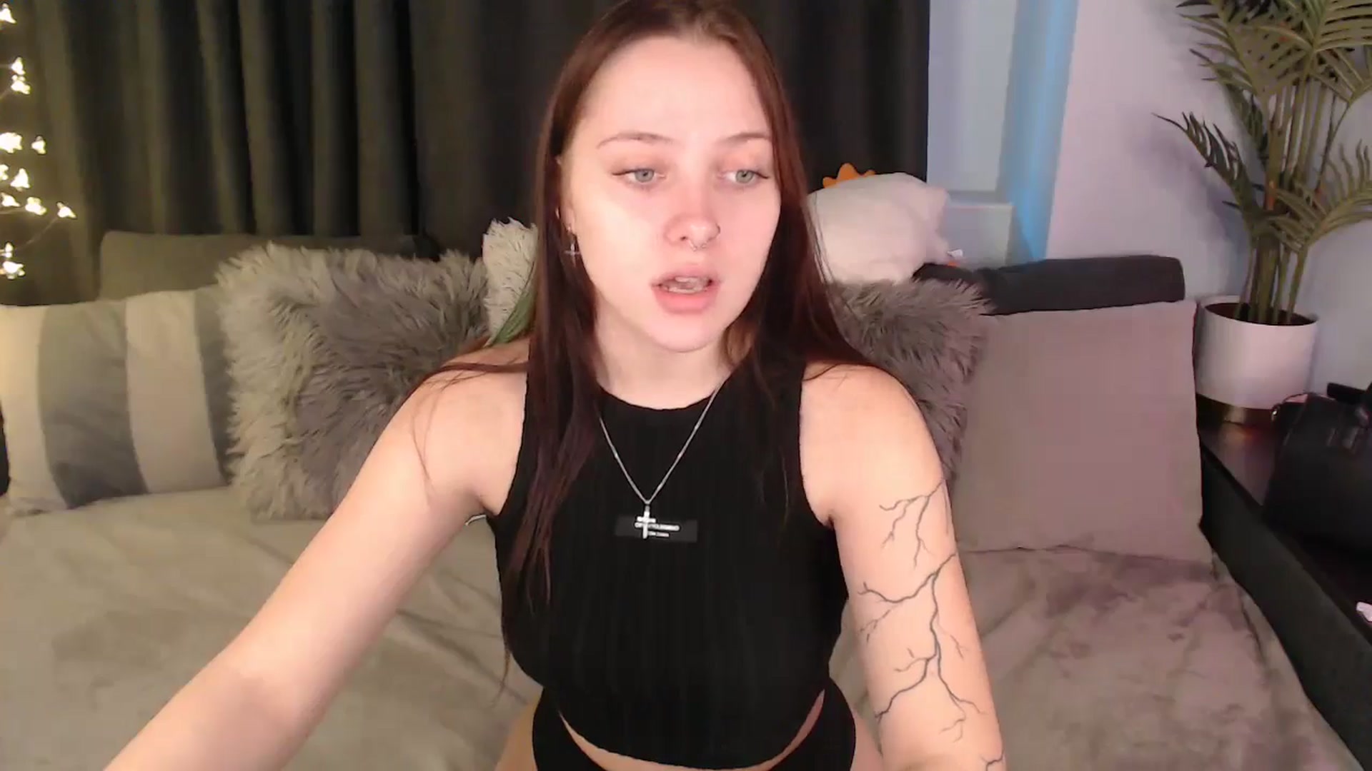 Gallery image thumbnail from SerenaSantos's myfreecams stream on, 10/21/2025, 09:52 image 17 of 20
