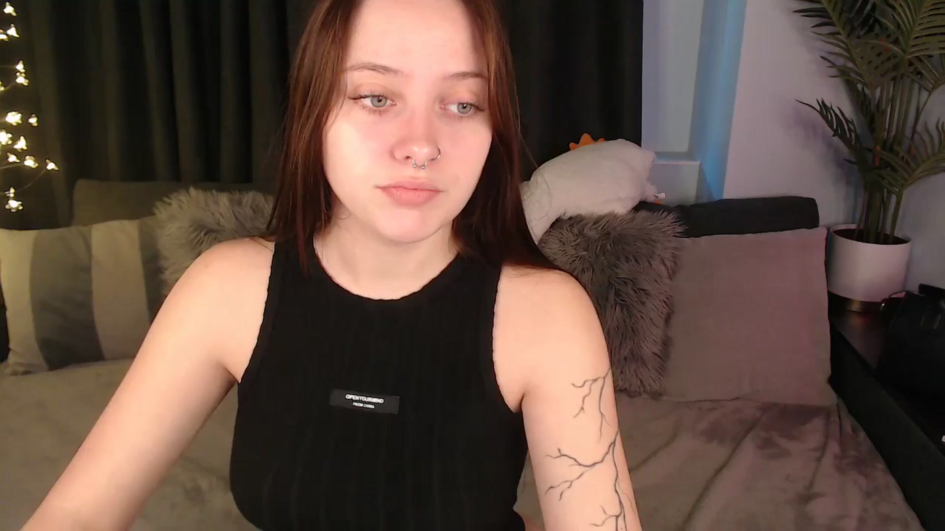 Gallery image thumbnail from SerenaSantos's myfreecams stream on, 10/21/2025, 09:52 image 1 of 20