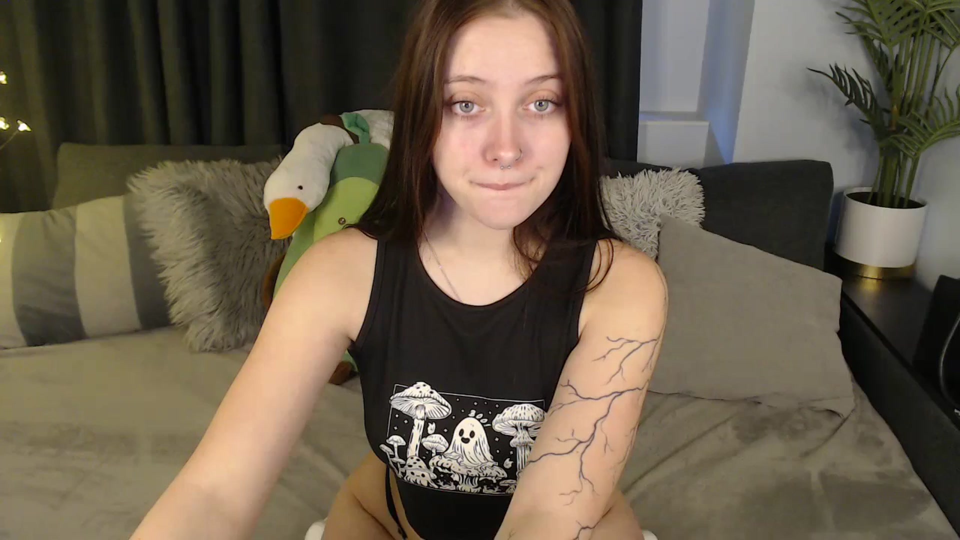 Gallery image thumbnail from SerenaSantos's myfreecams stream on, 10/29/2025, 10:46 image 3 of 20