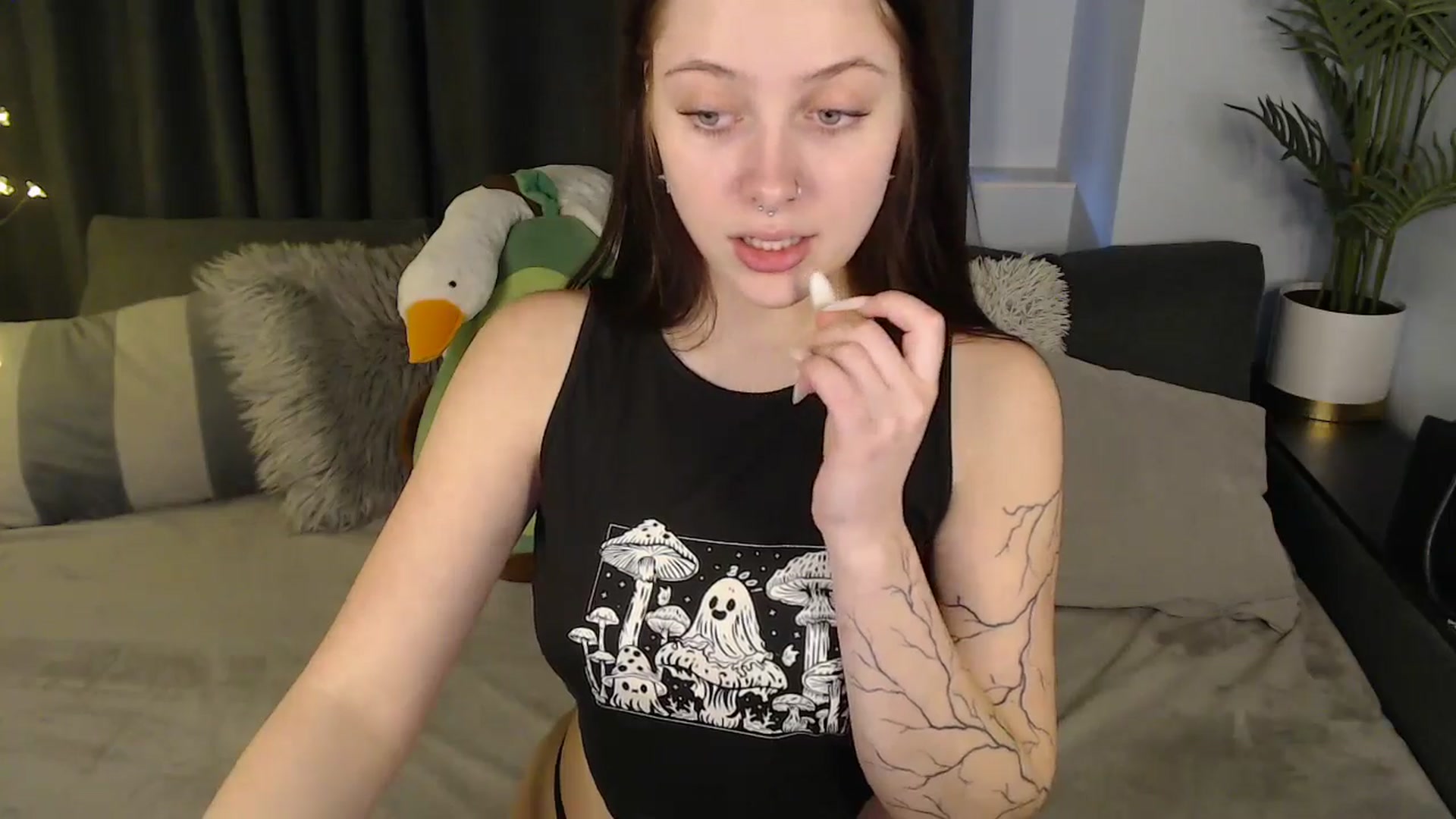 Gallery image thumbnail from SerenaSantos's myfreecams stream on, 10/29/2025, 10:46 image 18 of 20