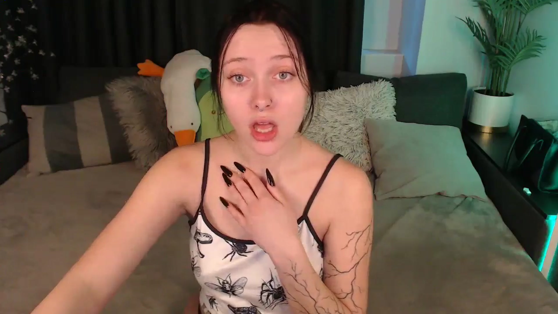 Gallery image thumbnail from SerenaSantos's myfreecams stream on, 11/01/2025, 10:47 image 17 of 20