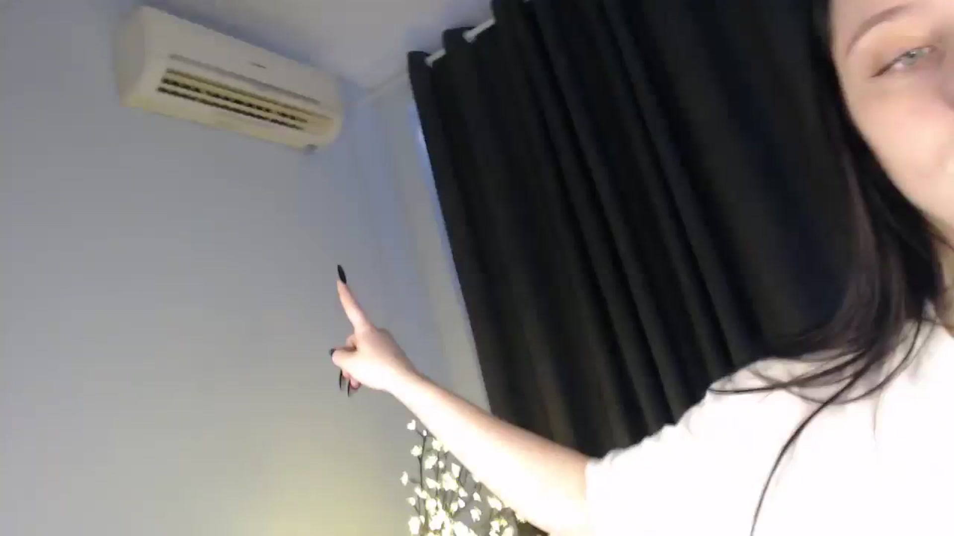 Gallery image thumbnail from SerenaSantos's myfreecams stream on, 11/02/2025, 09:51 image 1 of 20