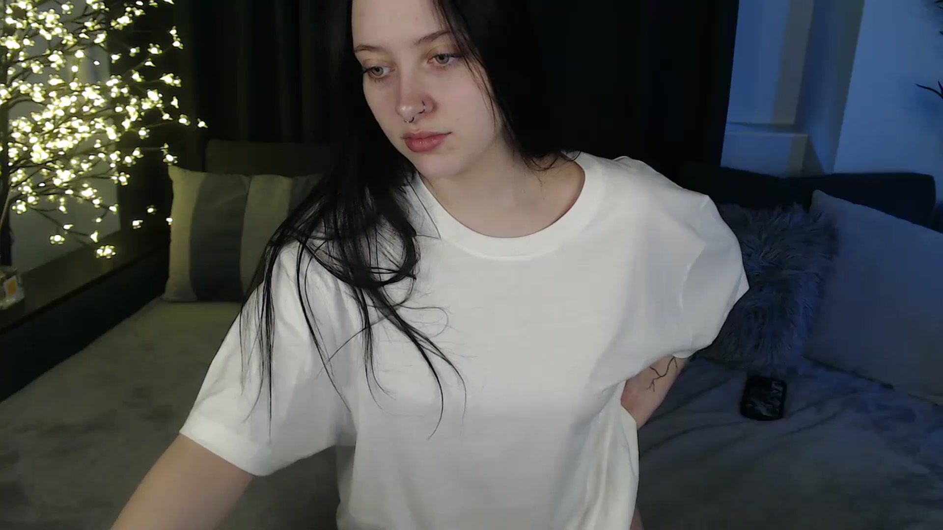 Gallery image thumbnail from SerenaSantos's myfreecams stream on, 11/02/2025, 09:51 image 14 of 20