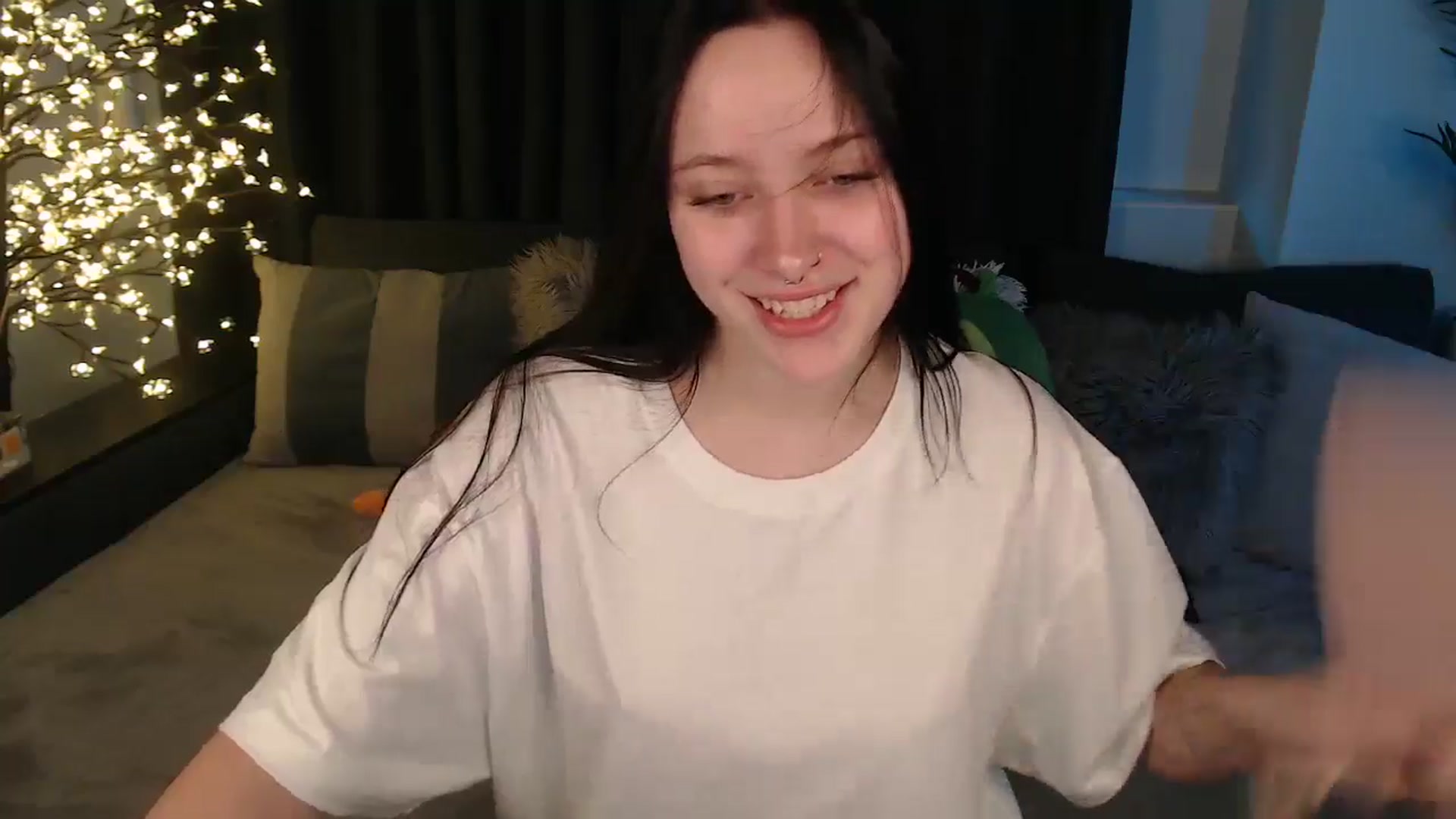 Gallery image thumbnail from SerenaSantos's myfreecams stream on, 11/02/2025, 09:51 image 20 of 20