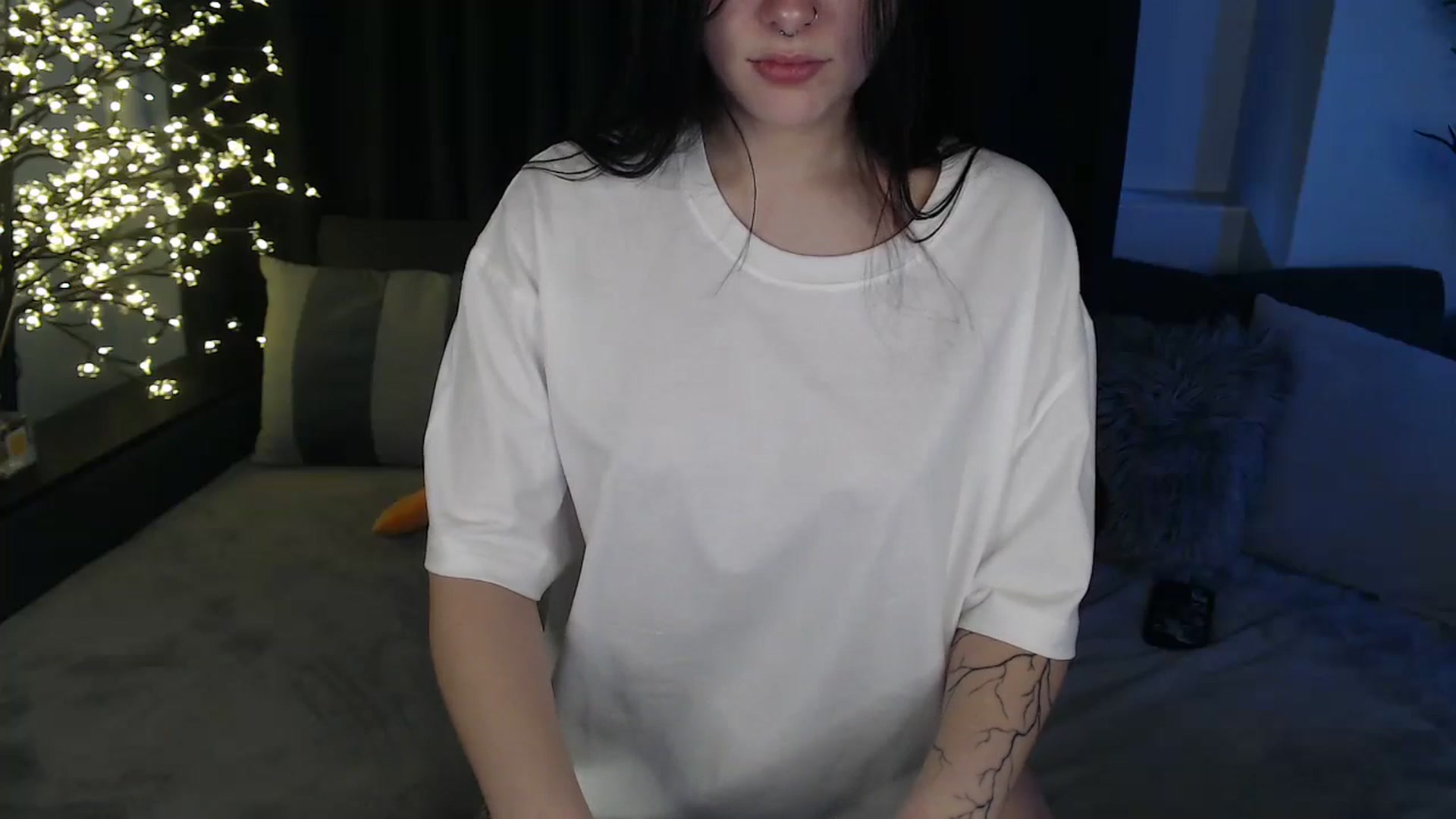 Gallery image thumbnail from SerenaSantos's myfreecams stream on, 11/02/2025, 09:51 image 16 of 20