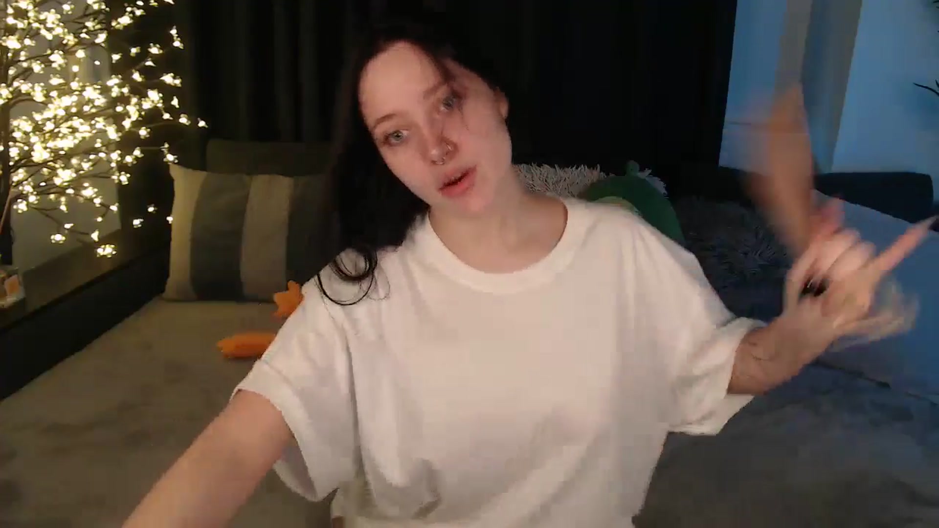 Gallery image thumbnail from SerenaSantos's myfreecams stream on, 11/02/2025, 09:51 image 2 of 20