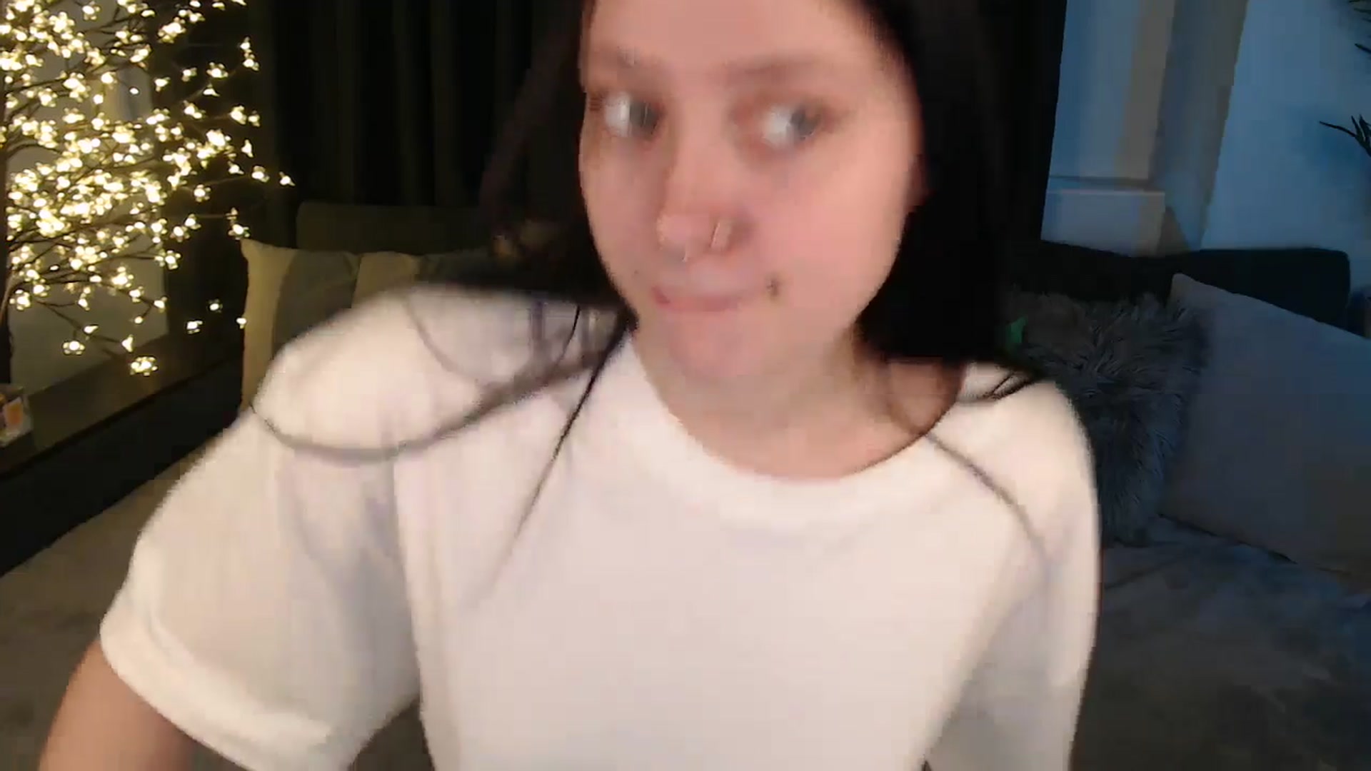 Gallery image thumbnail from SerenaSantos's myfreecams stream on, 11/02/2025, 10:14 image 19 of 20