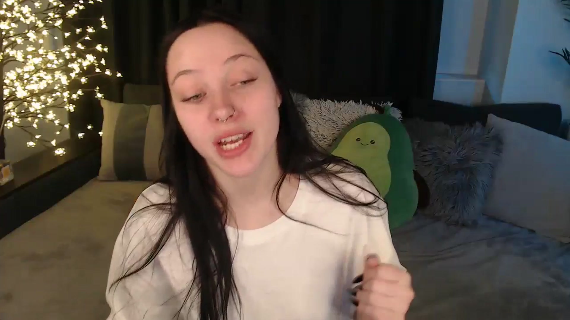 Gallery image thumbnail from SerenaSantos's myfreecams stream on, 11/02/2025, 10:14 image 3 of 20