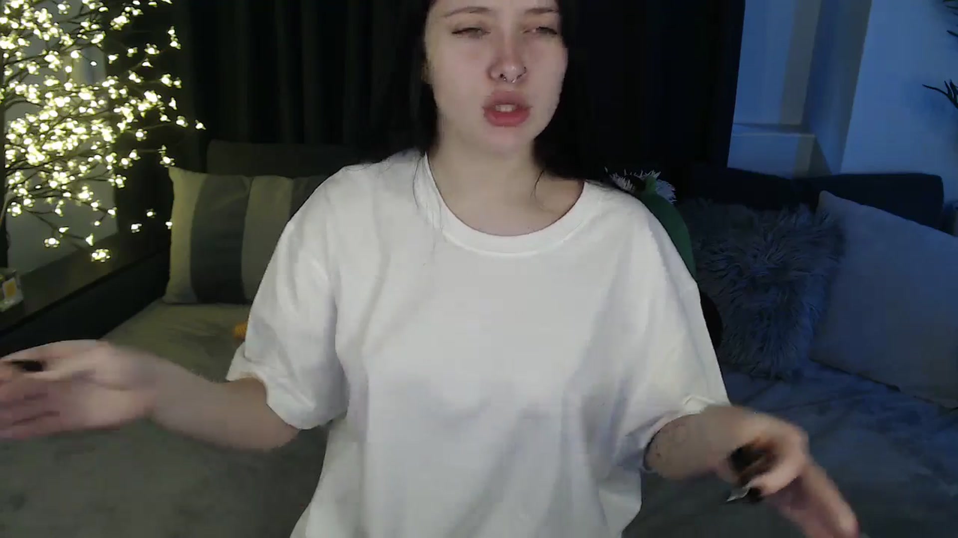 Gallery image thumbnail from SerenaSantos's myfreecams stream on, 11/02/2025, 10:14 image 5 of 20