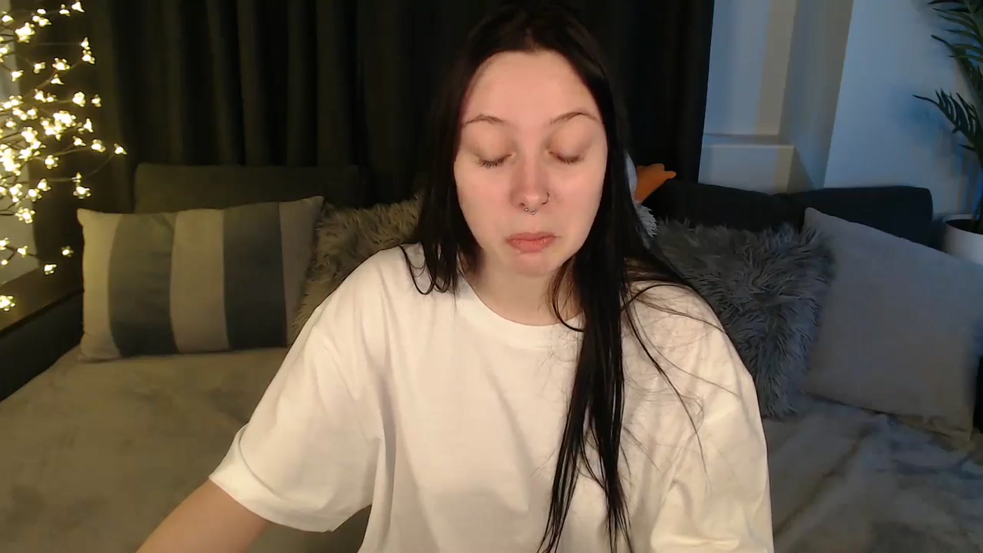 Gallery image thumbnail from SerenaSantos's myfreecams stream on, 11/02/2025, 11:32 image 17 of 20