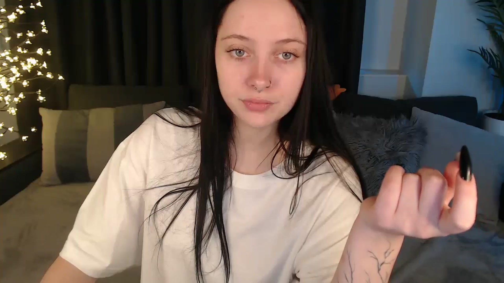 Gallery image thumbnail from SerenaSantos's myfreecams stream on, 11/02/2025, 11:32 image 12 of 20