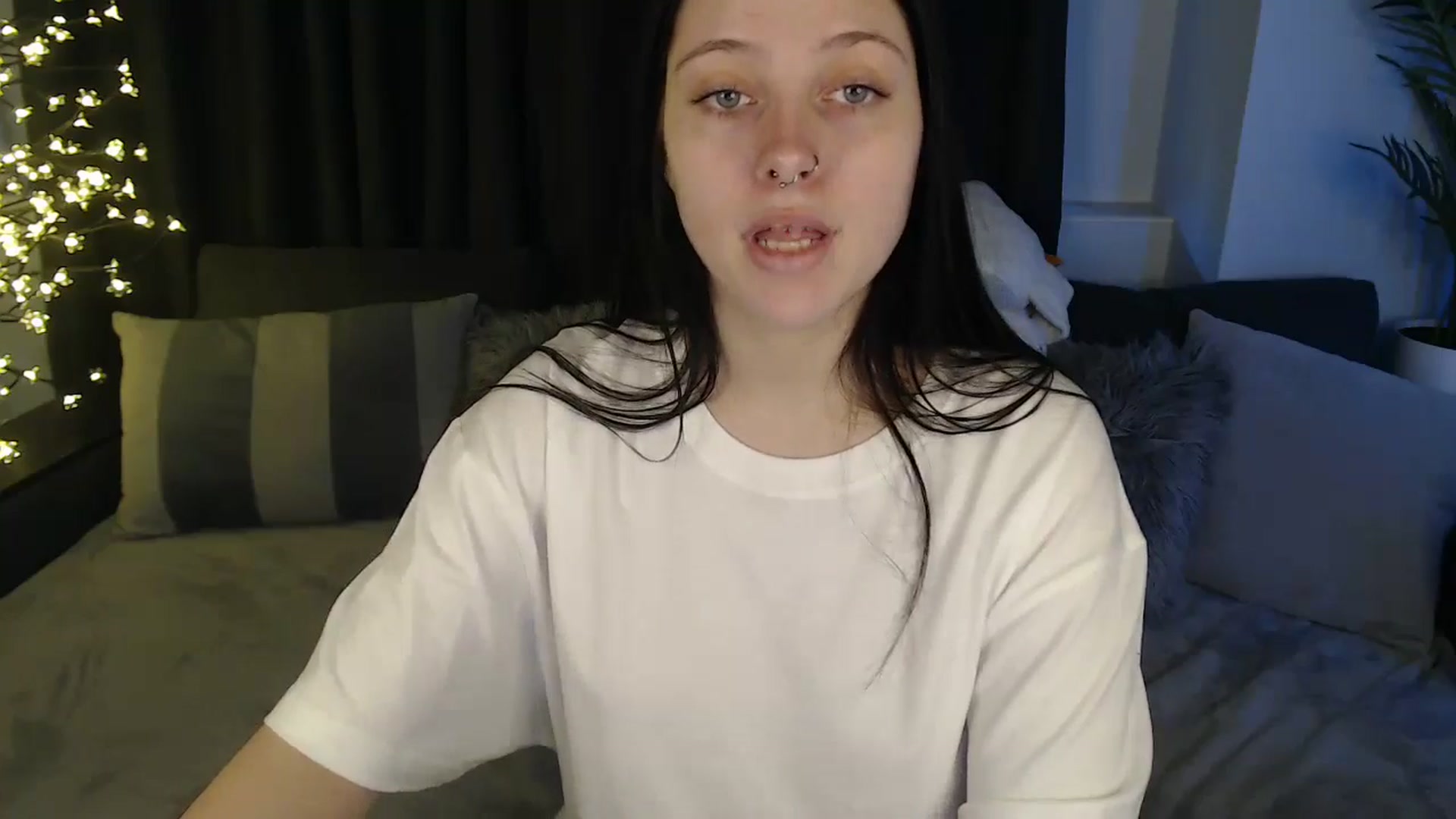 Gallery image thumbnail from SerenaSantos's myfreecams stream on, 11/02/2025, 11:32 image 3 of 20
