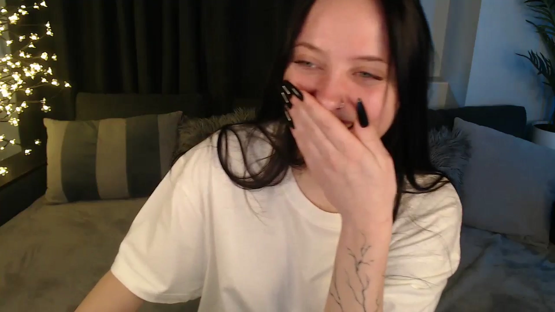Gallery image thumbnail from SerenaSantos's myfreecams stream on, 11/02/2025, 11:32 image 15 of 20