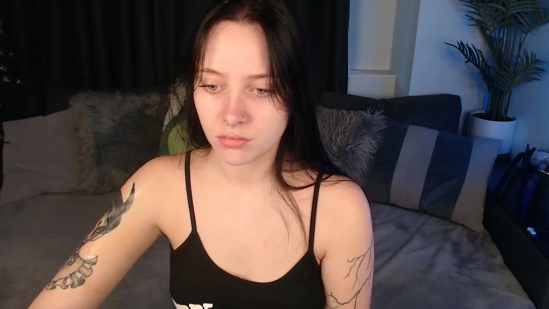 Gallery image thumbnail from SerenaSantos's myfreecams stream on, 11/10/2025, 11:28 image 5 of 20