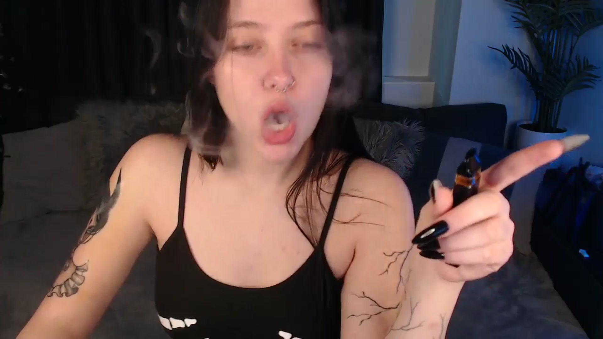 Gallery image thumbnail from SerenaSantos's myfreecams stream on, 11/10/2025, 11:28 image 14 of 20