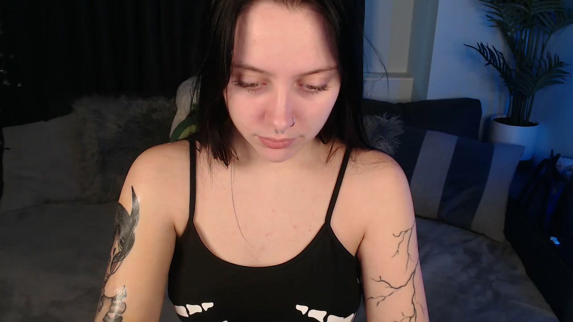 Gallery image thumbnail from SerenaSantos's myfreecams stream on, 11/10/2025, 11:28 image 15 of 20