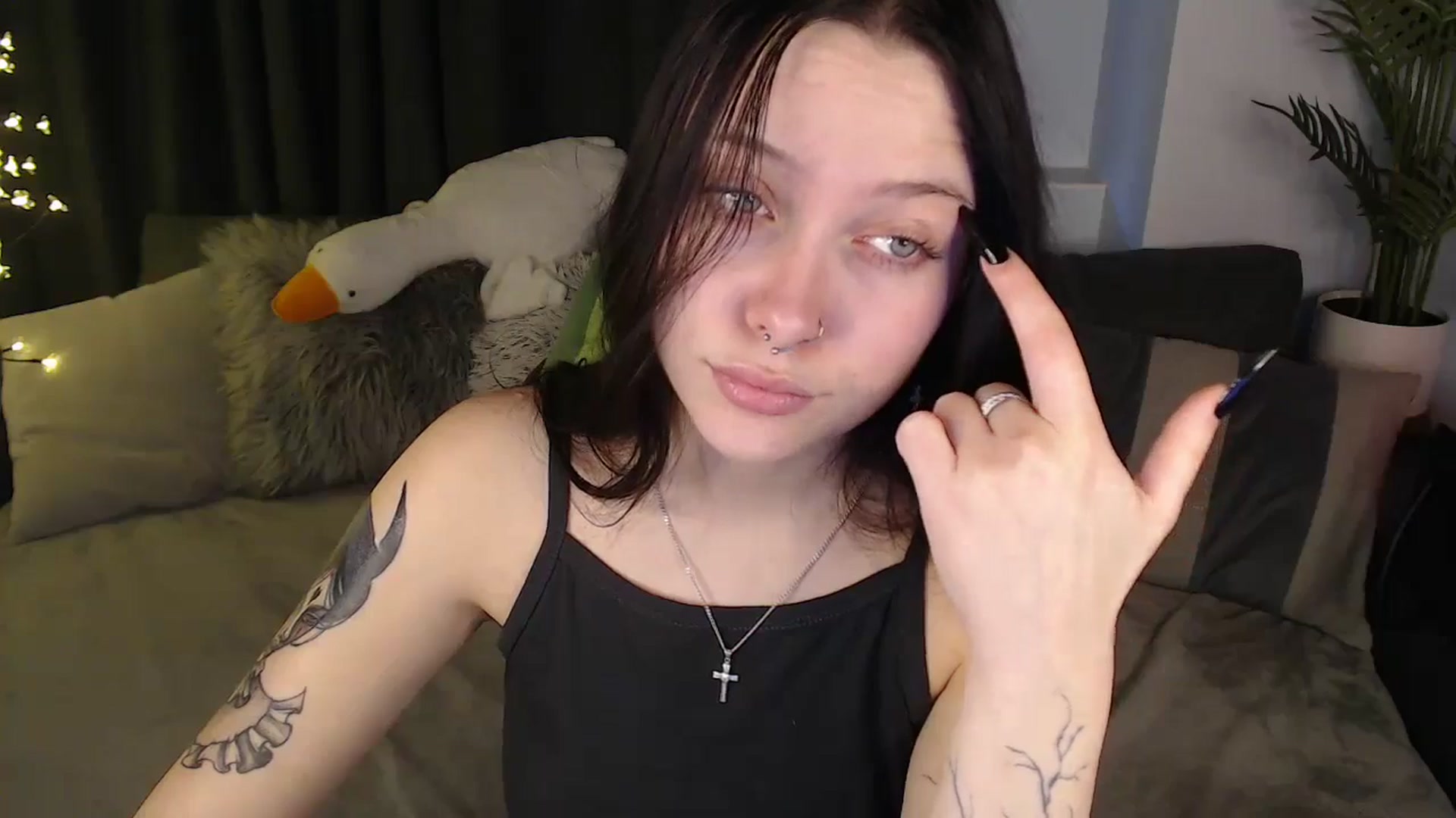 Gallery image thumbnail from SerenaSantos's myfreecams stream on, 11/12/2025, 13:01 image 12 of 20