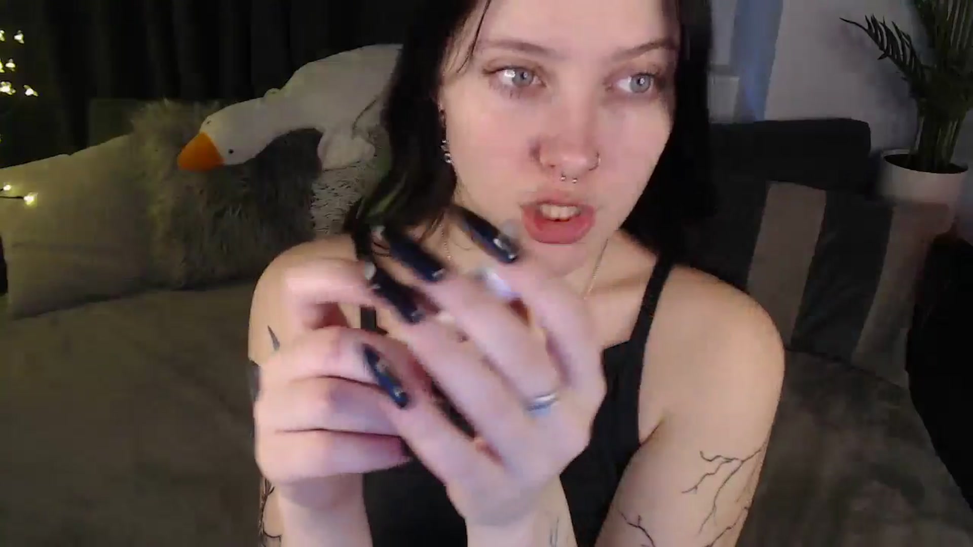 Gallery image thumbnail from SerenaSantos's myfreecams stream on, 11/12/2025, 13:01 image 7 of 20