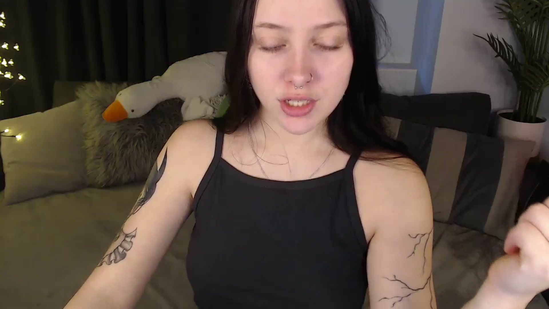 Gallery image thumbnail from SerenaSantos's myfreecams stream on, 11/12/2025, 13:01 image 18 of 20