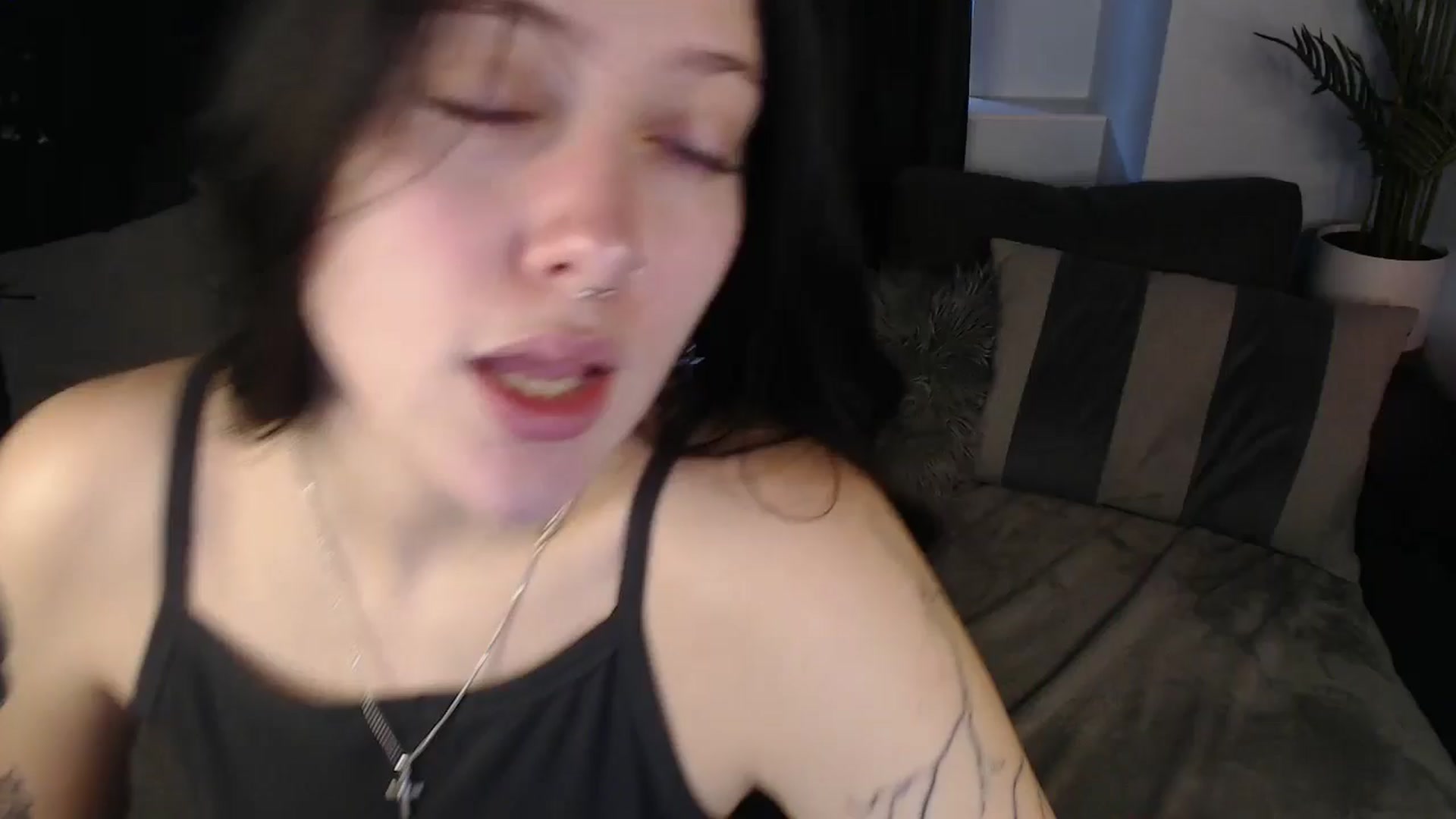Gallery image thumbnail from SerenaSantos's myfreecams stream on, 11/12/2025, 13:01 image 1 of 20