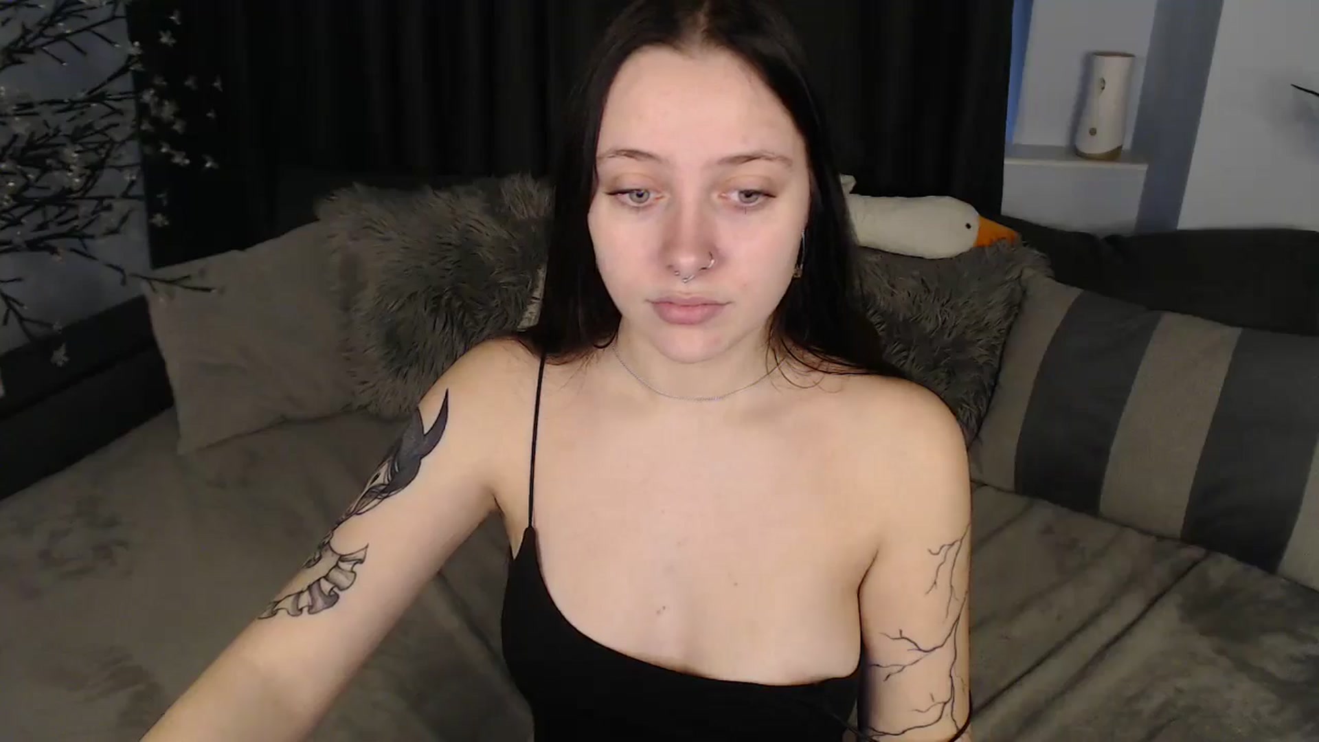 Gallery image thumbnail from SerenaSantos's myfreecams stream on, 11/30/2025, 12:49 image 7 of 20
