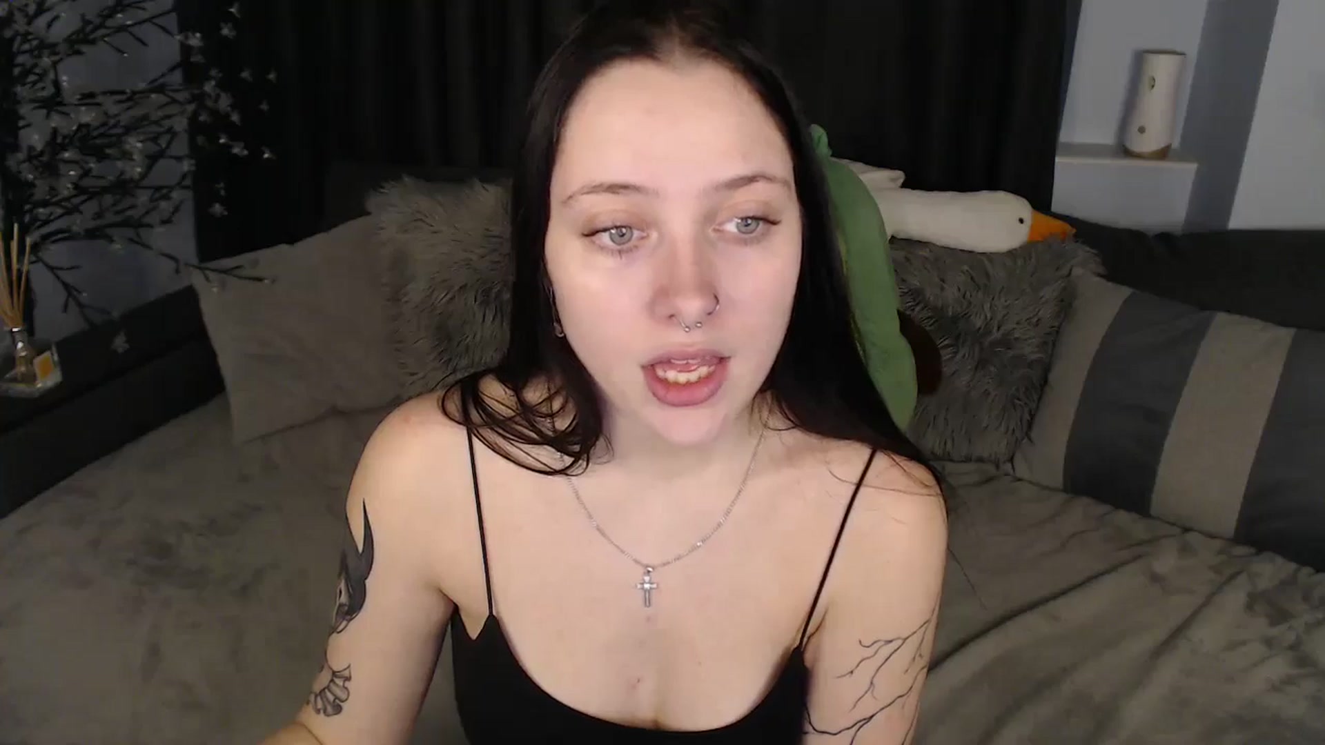 Gallery image thumbnail from SerenaSantos's myfreecams stream on, 11/30/2025, 14:54 image 9 of 20