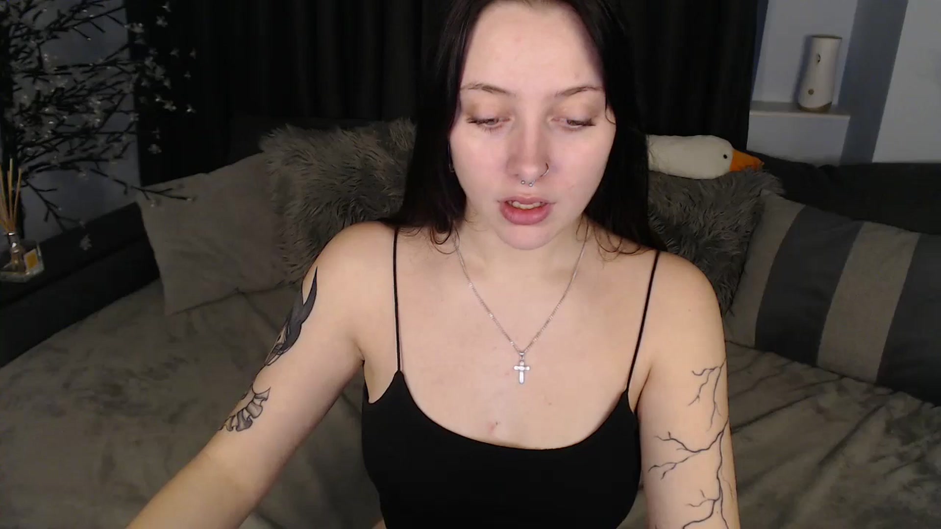 Gallery image thumbnail from SerenaSantos's myfreecams stream on, 11/30/2025, 14:54 image 5 of 20