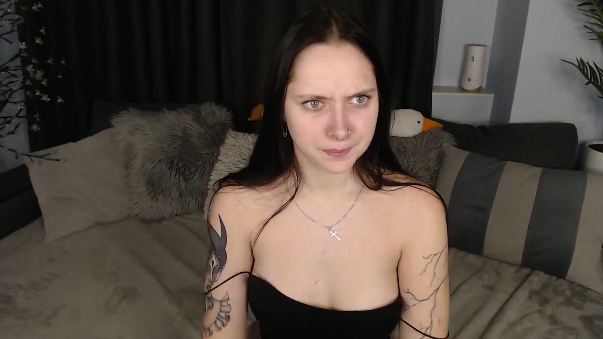 Gallery image thumbnail from SerenaSantos's myfreecams stream on, 11/30/2025, 14:54 image 19 of 20
