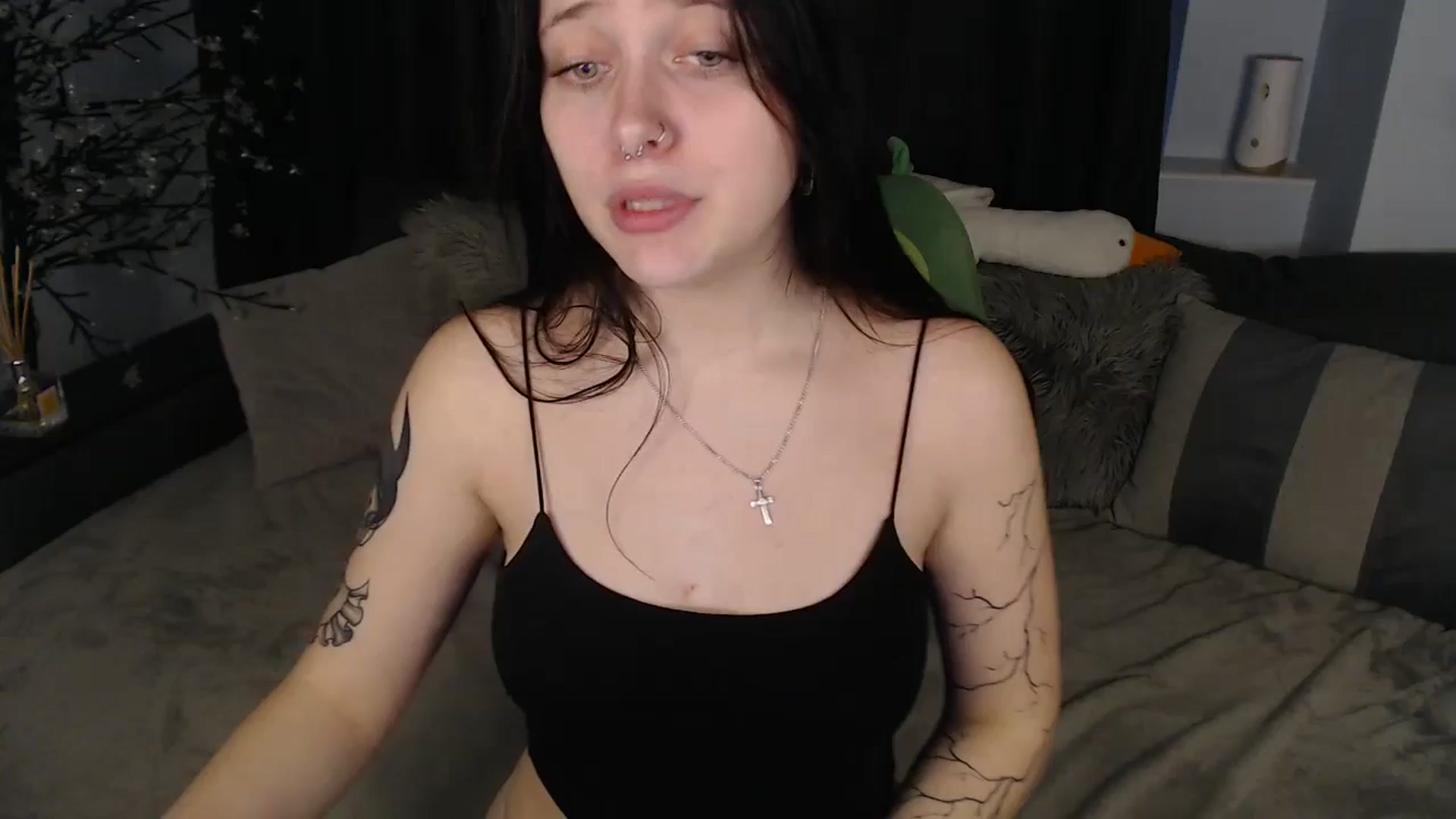 Gallery image thumbnail from SerenaSantos's myfreecams stream on, 11/30/2025, 14:54 image 1 of 20