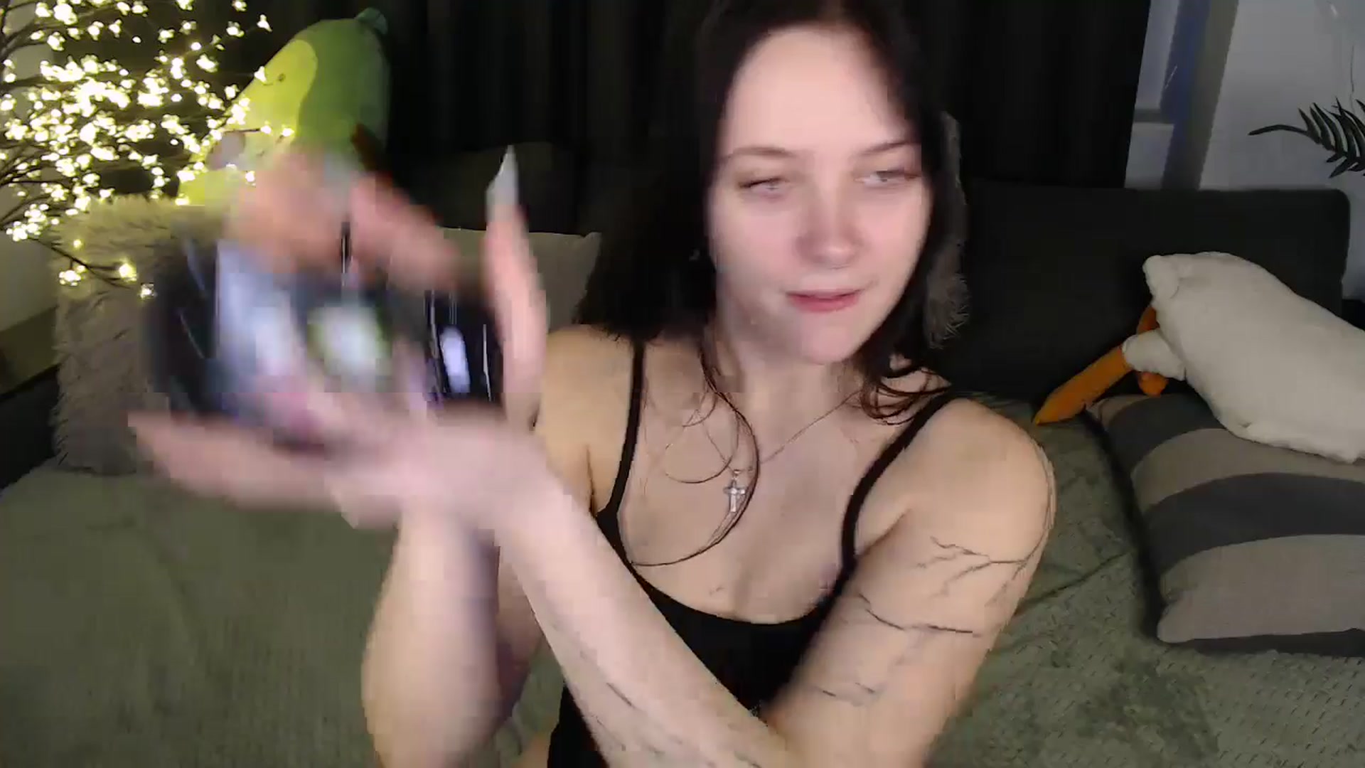 Gallery image thumbnail from SerenaSantos's myfreecams stream on, 12/03/2025, 11:55 image 4 of 20